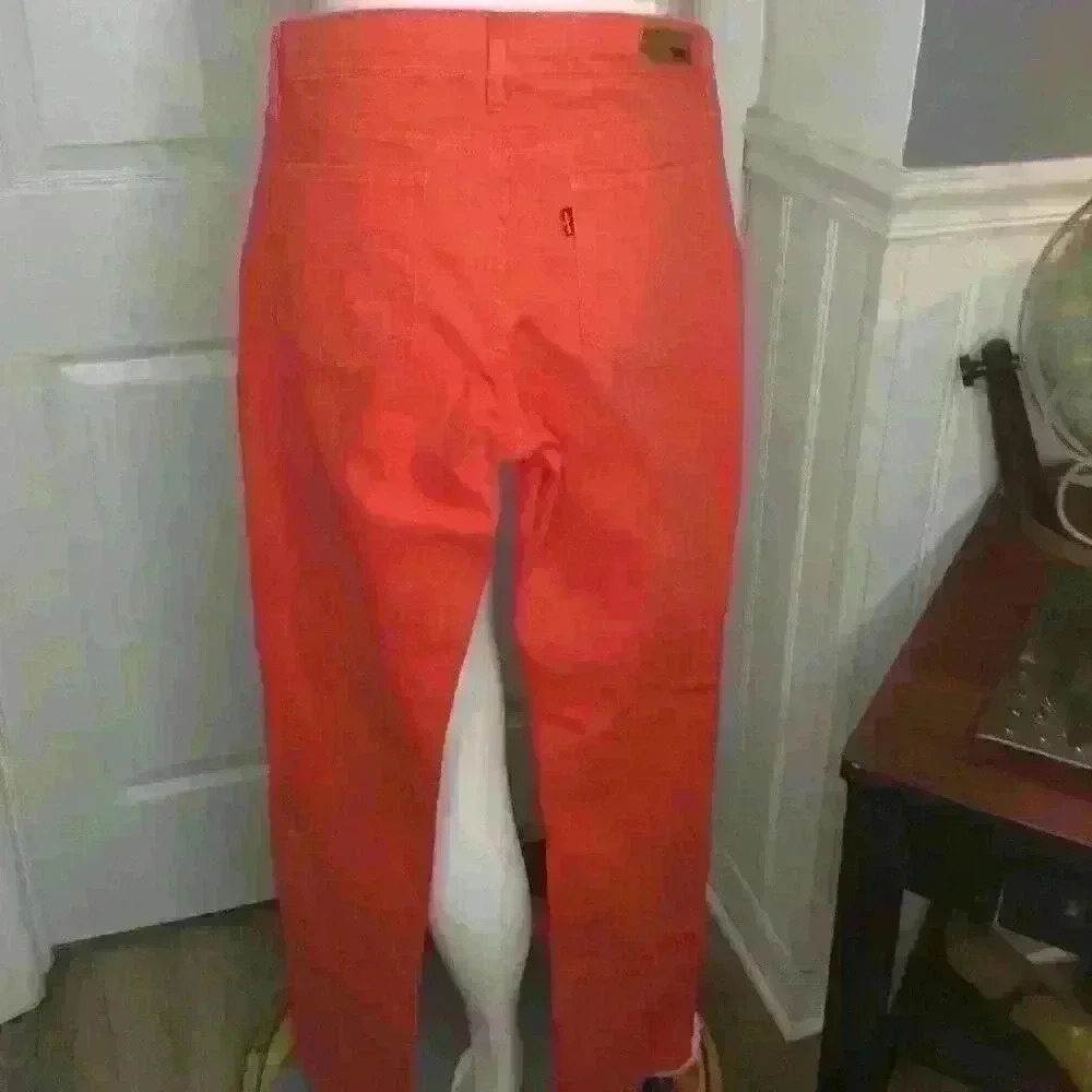 Levi's; 28 Demi Curve Jeans. Modern Rise/Skinny/Riveted. Leather patch small E - Picture 2 of 6